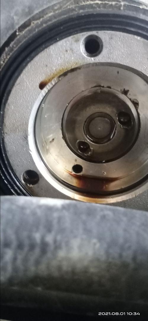 轿车行驶中离地弹起,轿车行驶中离地弹起怎么回事