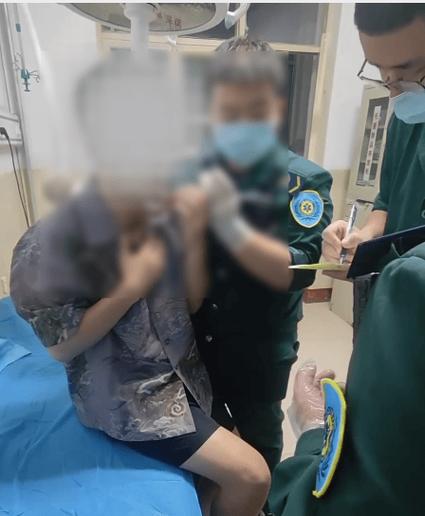 新澳2025最新资料大全论坛和脖子被扎多根烧烤签与被烧烤签子扎出血了