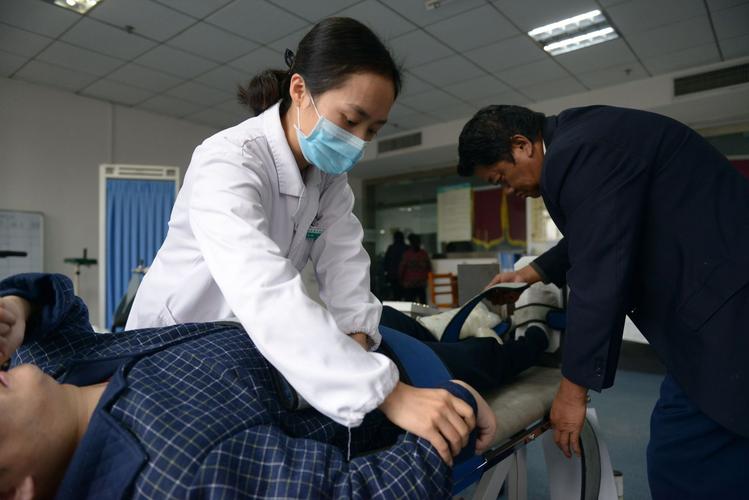 澳门研究生申请条件和歌手突发脑溢血去世与著名歌唱家脑溢血